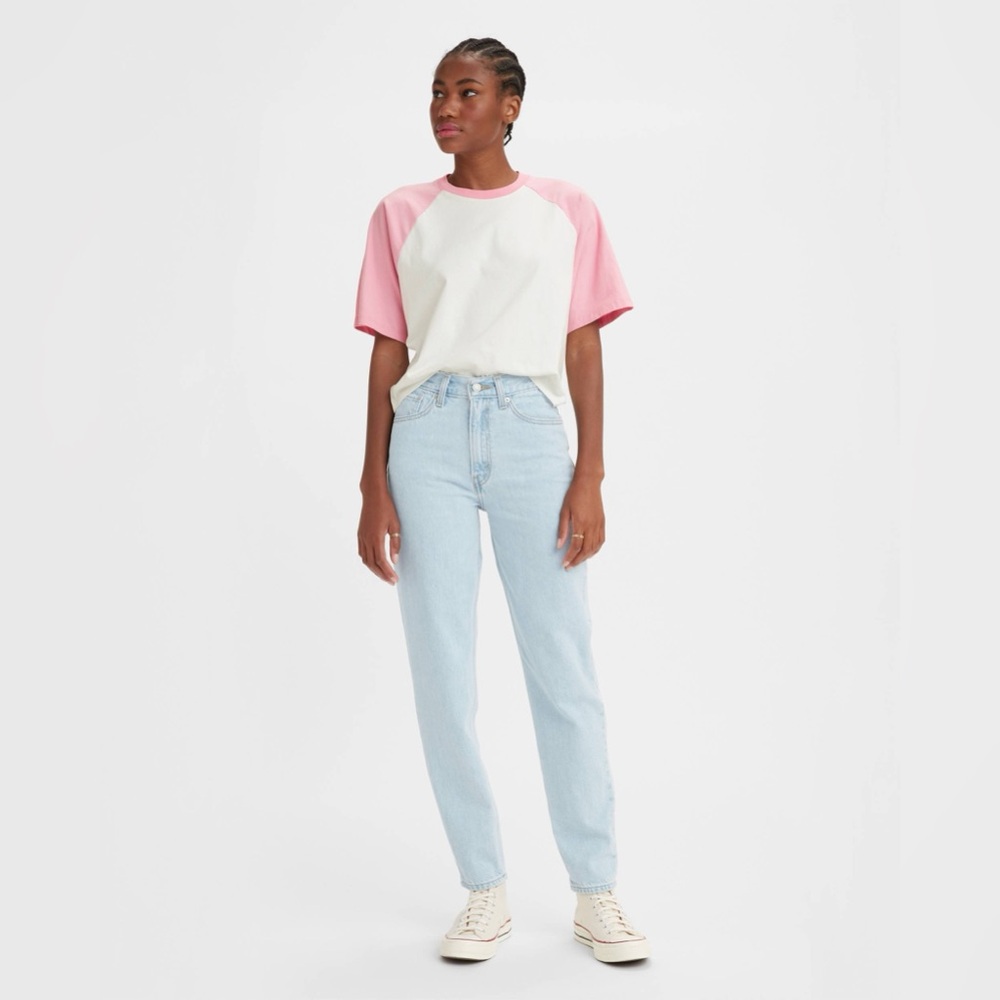 Levi's Women's Light Blue Straight Mom Leg Mom Jeans